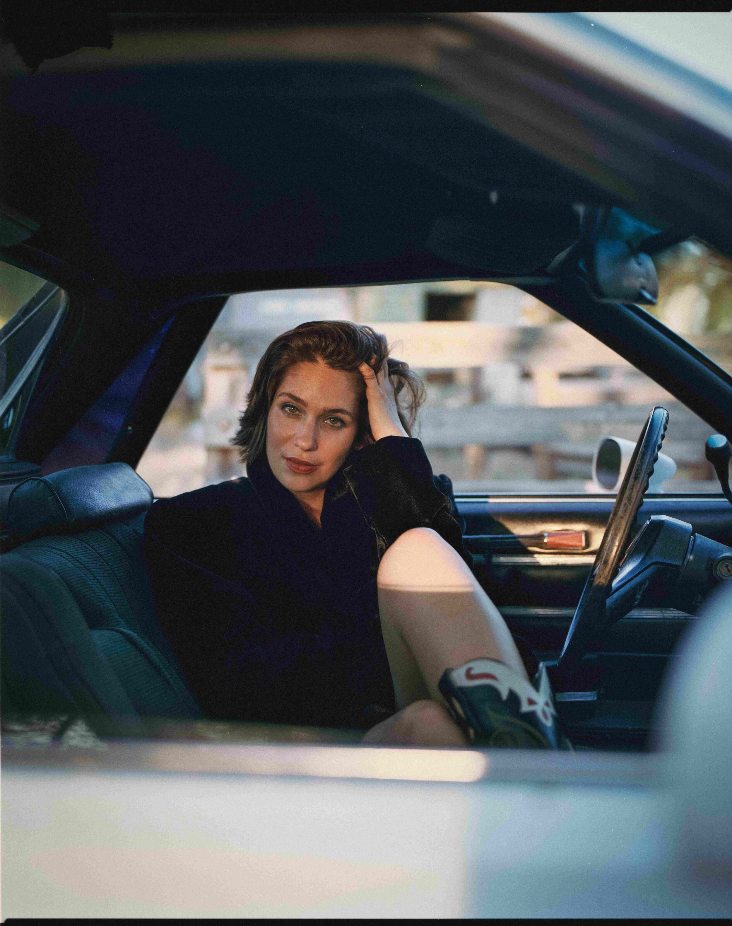 LOLA KIRKE PHOTO